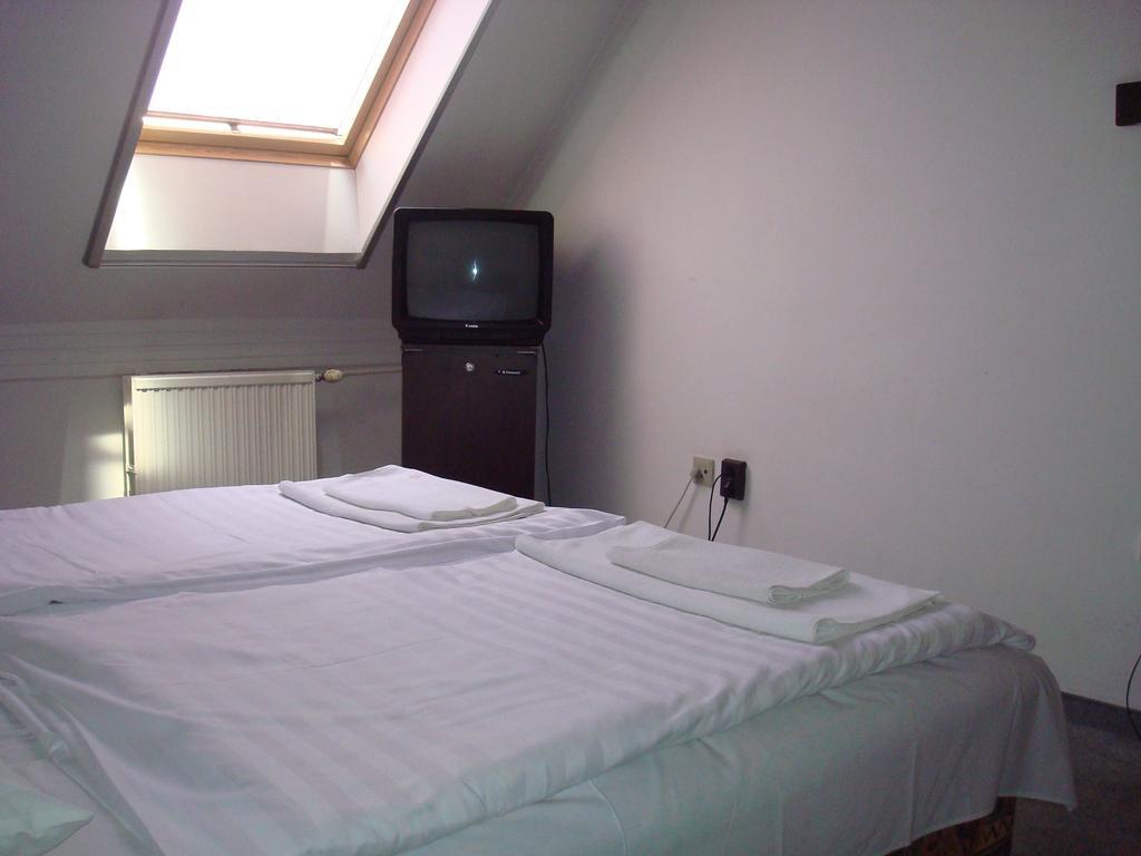 Hotel Termal Tiszaújváros Pokoj fotografie